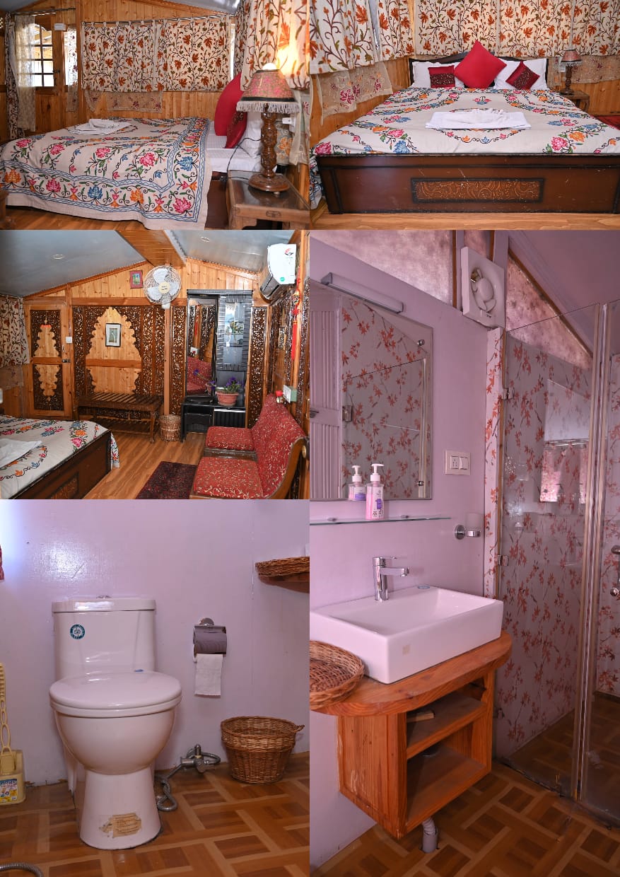 Houseboat Bathroom