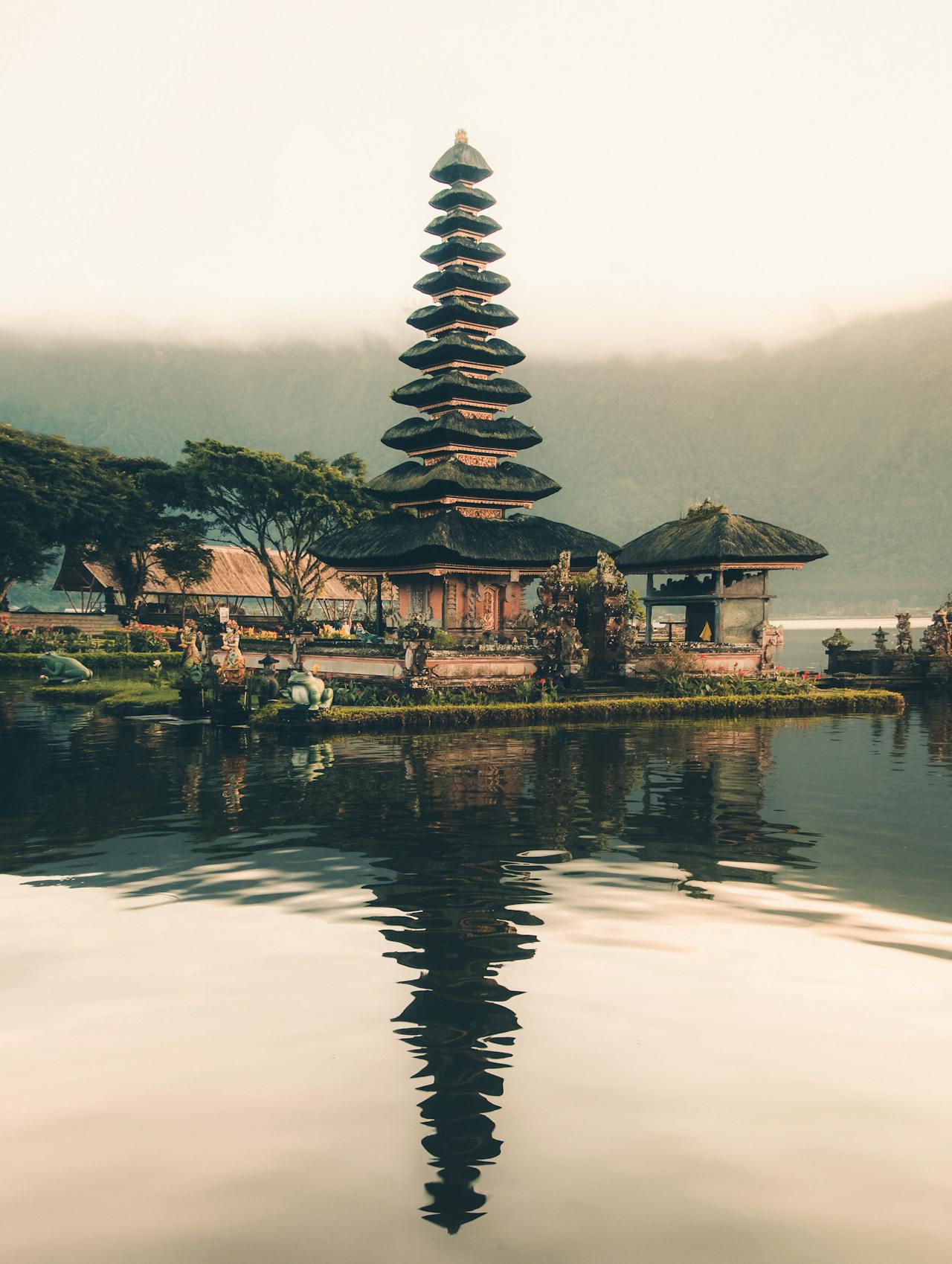 Indonesia Travel Guide – Best Islands, Culture & Experiences