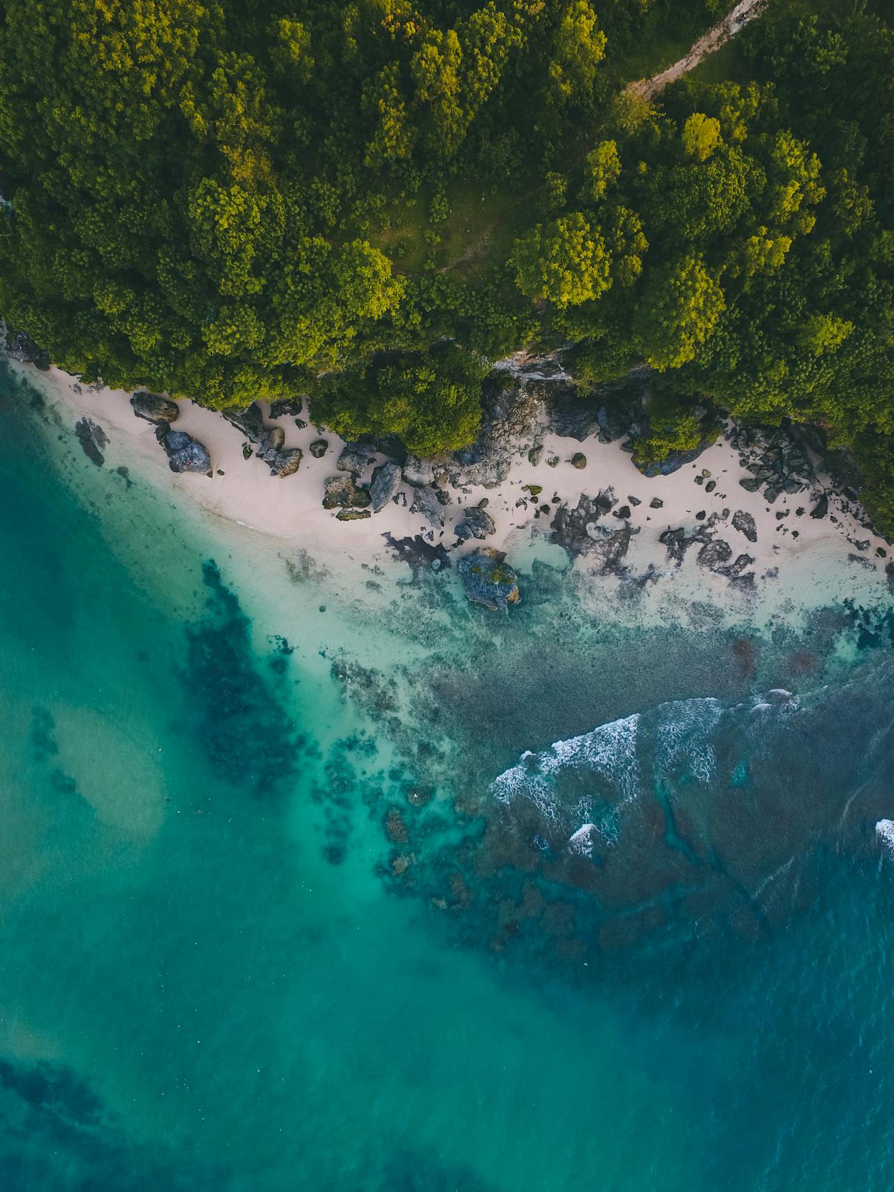 Indonesia Travel Guide – Best Islands, Culture & Experiences