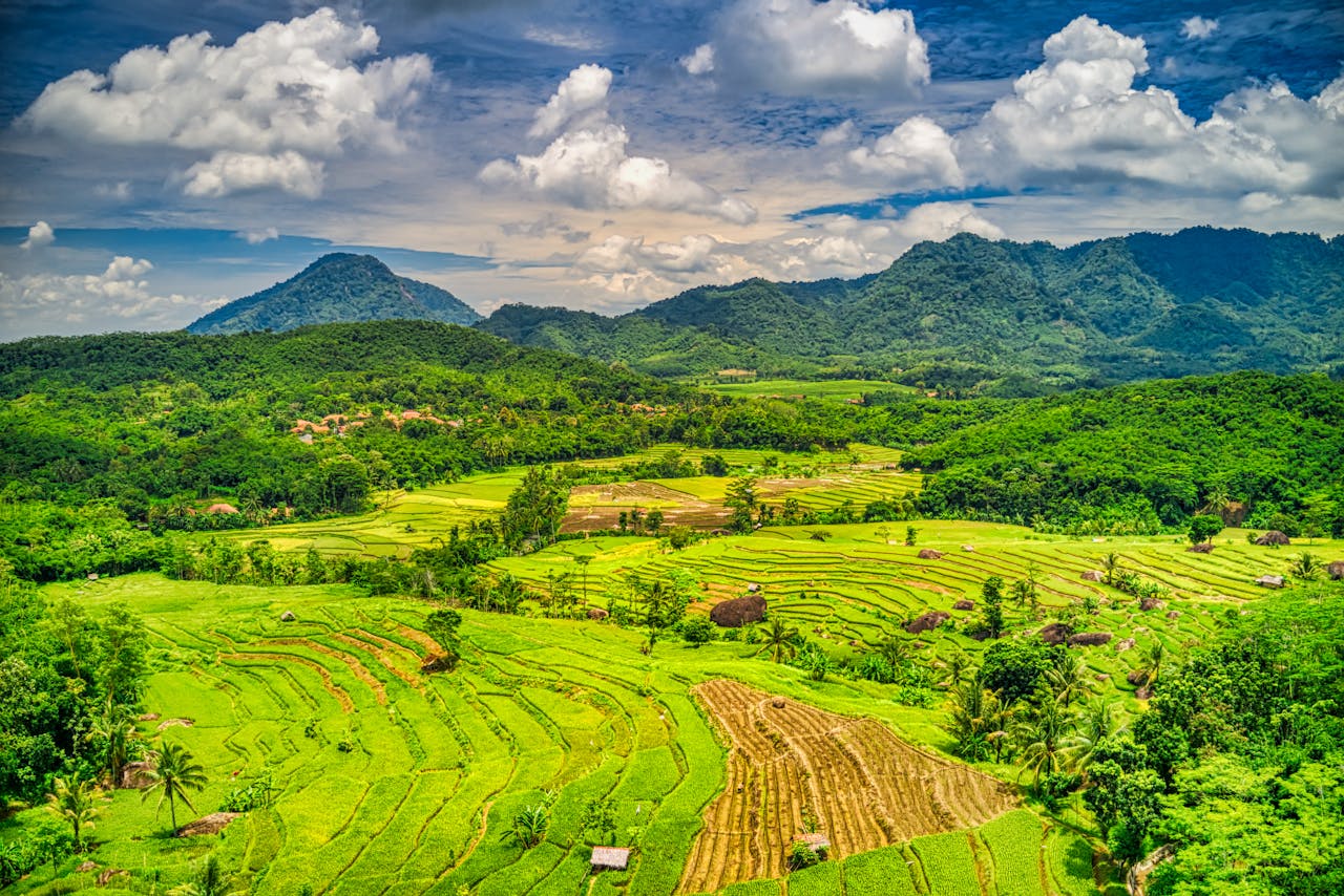 Indonesia Travel Guide – Best Islands, Culture & Experiences
