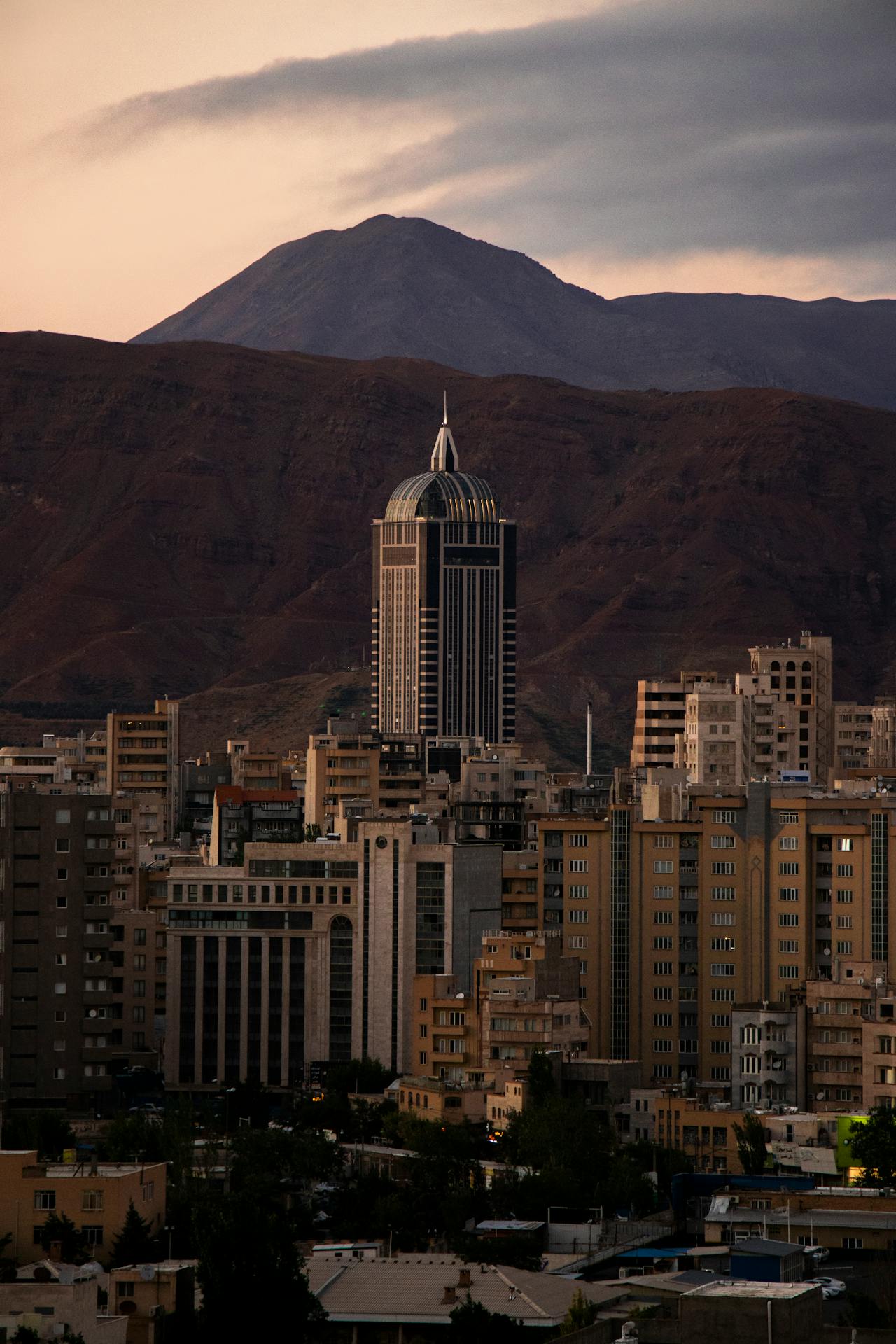 Iran Travel Guide – Persia’s Legacy, Mosques & Mountains