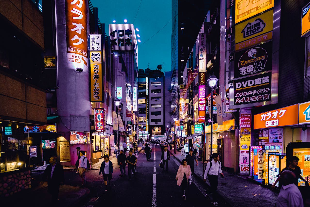 Japan Travel Guide – Culture, Cuisine & Cherry Blossoms