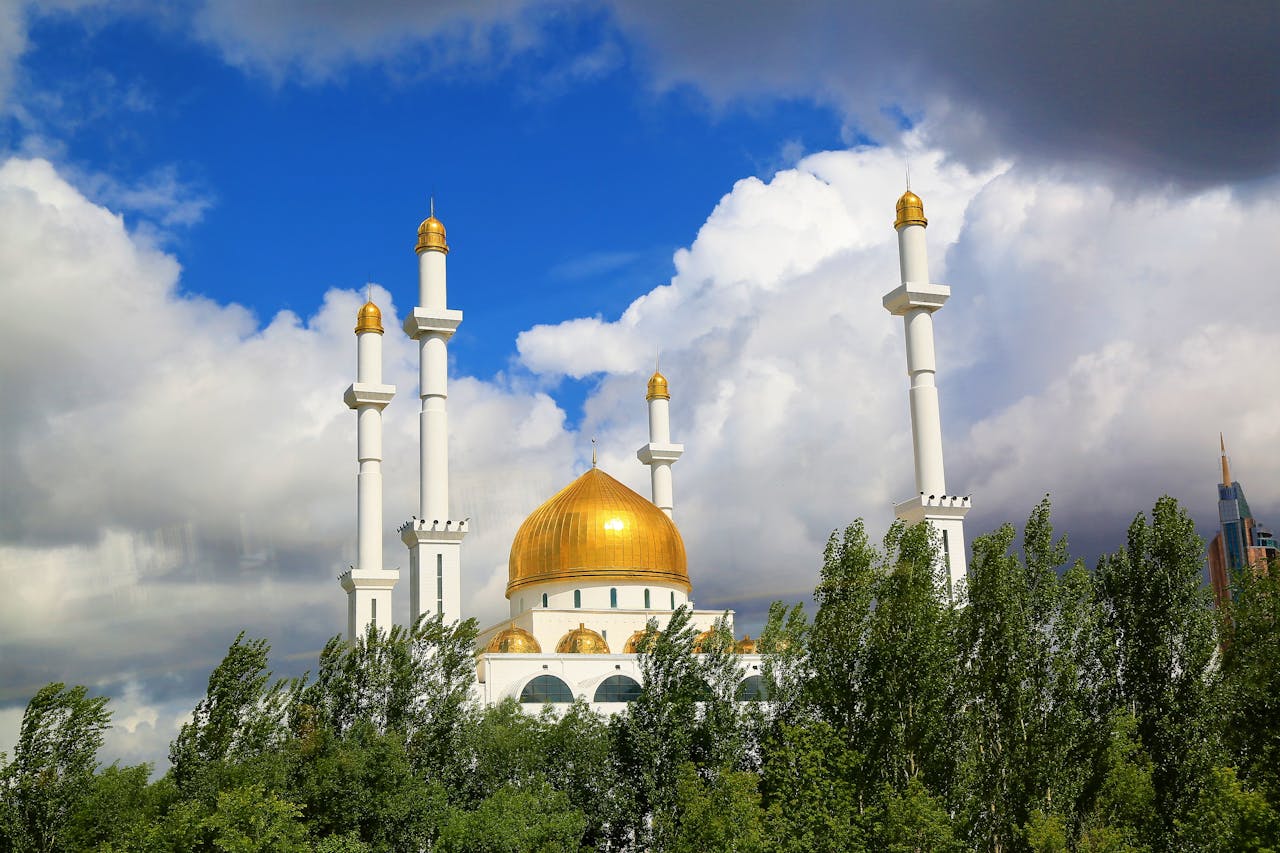 Kazakhstan Travel Guide – Explore Nomadic Lands & Modern Cities