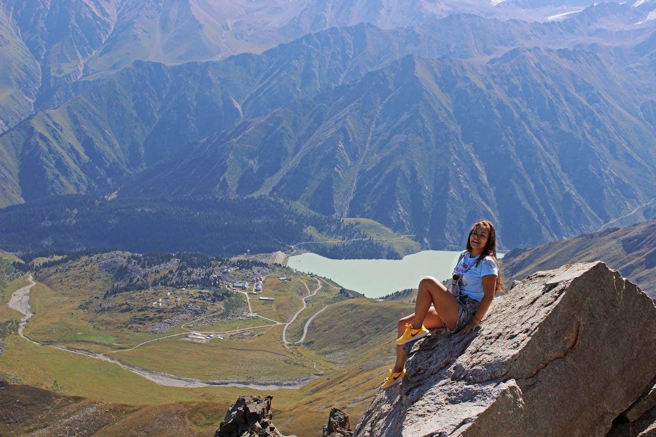 Kazakhstan Travel Guide – Explore Nomadic Lands & Modern Cities