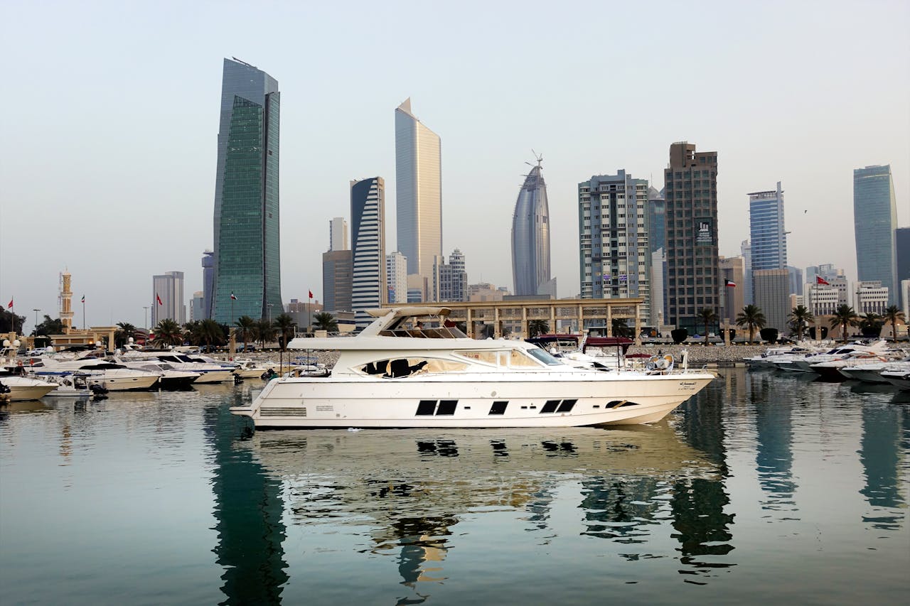 Kuwait Travel Guide – Towers, Souks & Desert Wonders