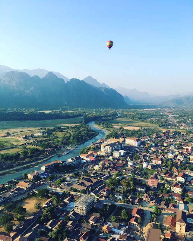 Laos Travel Guide – Hidden Temples, Mekong Life & Mountain Beauty