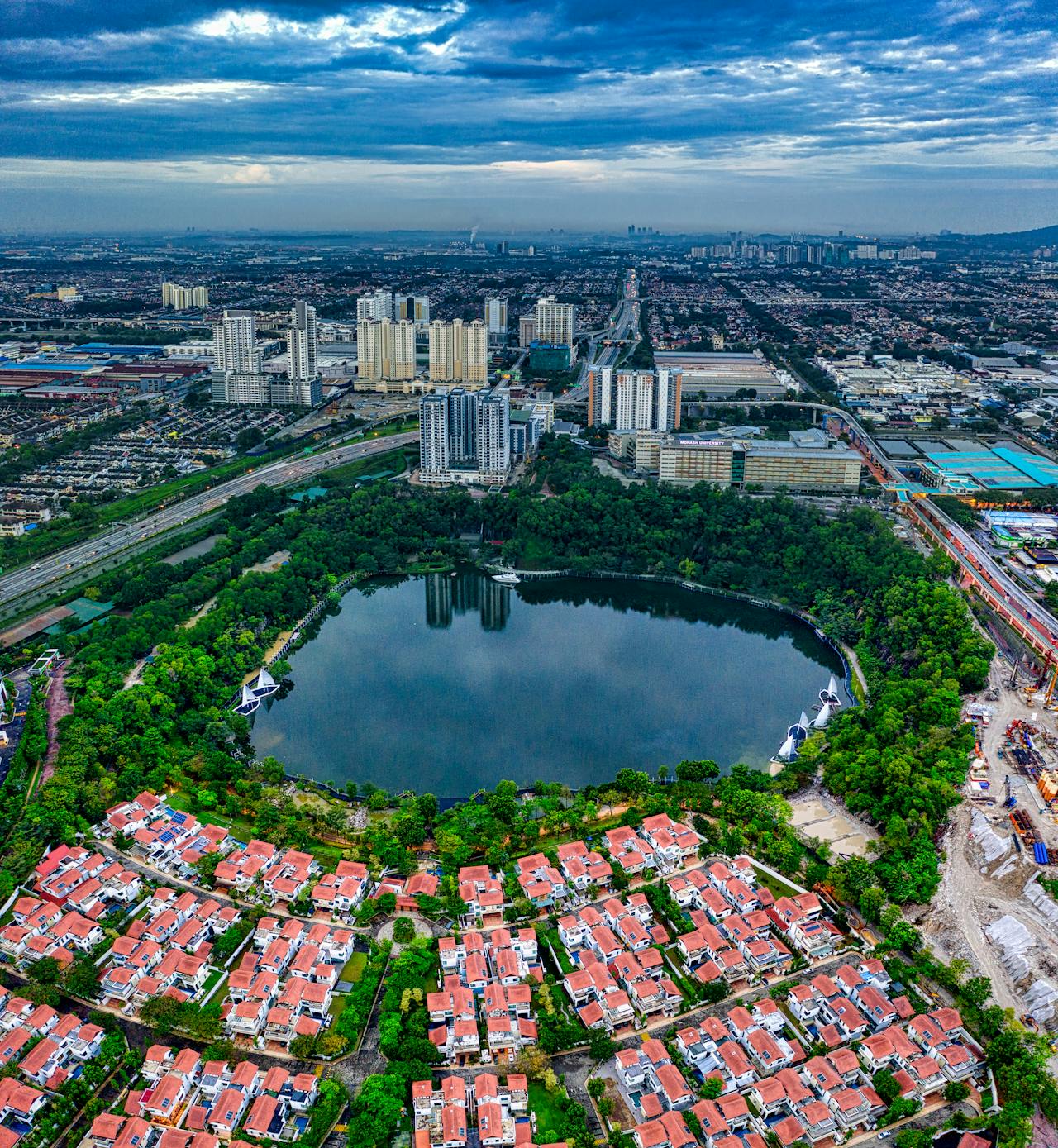 Malaysia Travel Guide – Islands, Food, Cities & Culture 2025