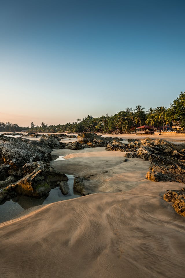 Myanmar Travel Guide – Temples, Lakes & Spiritual Wonder