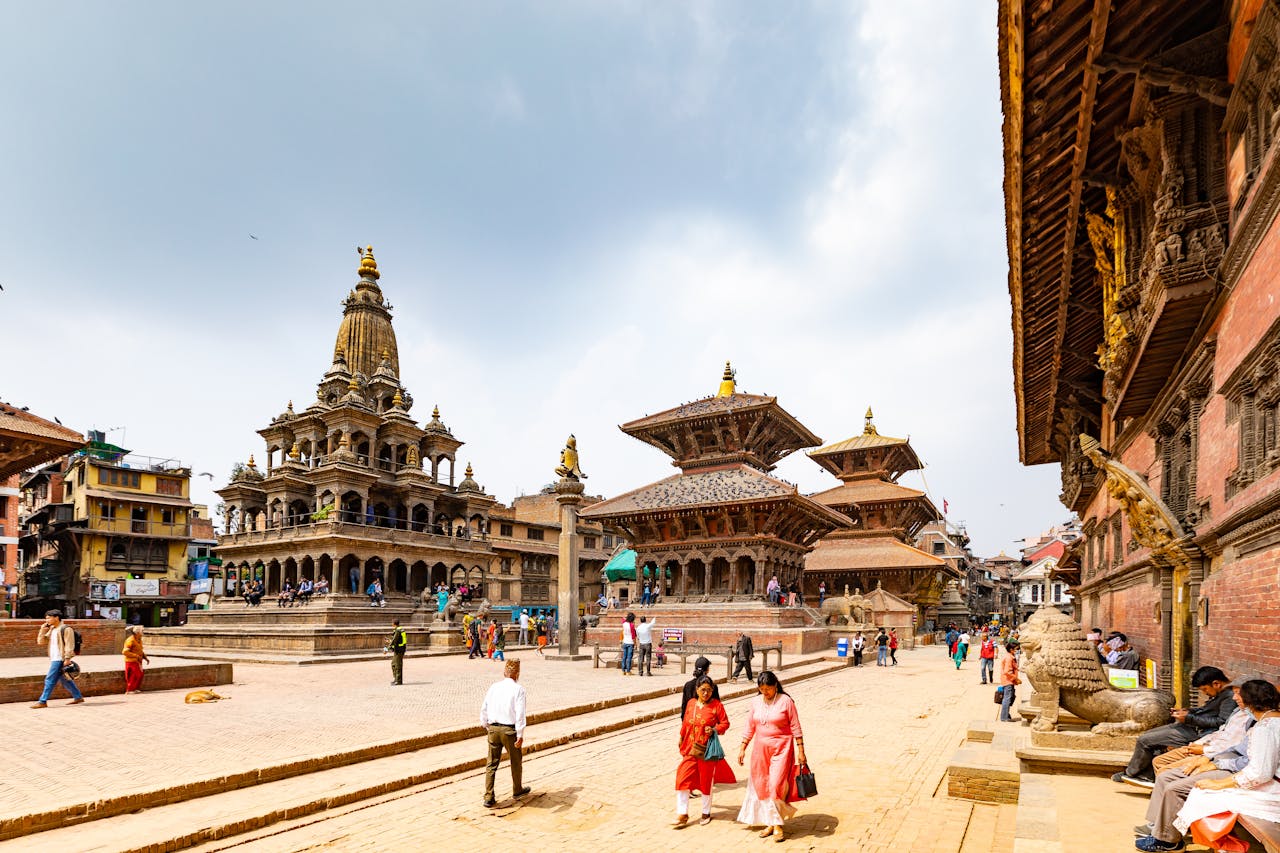 Nepal Travel Guide – Trekking, Temples & Himalayan Culture