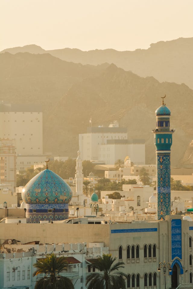 Oman Travel Guide – Desert Dunes, Mountains & Coastline Magic