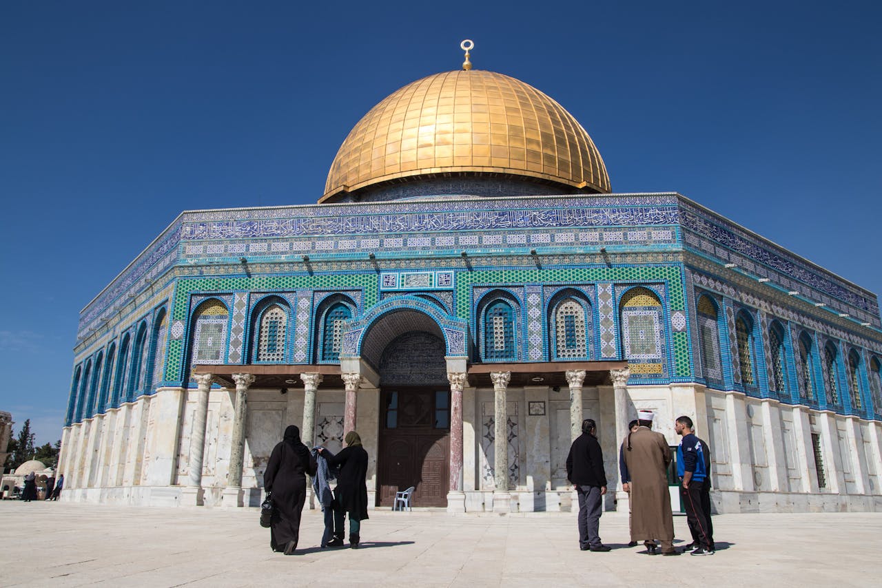 Palestine Travel Guide – Sacred Sites, Culture & Resilience
