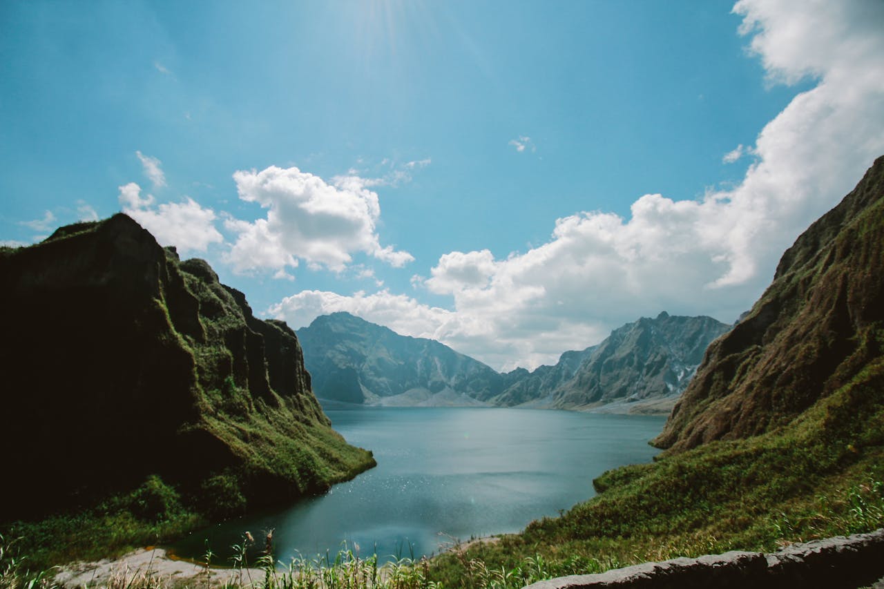 Philippines Travel Guide 2025 – Beaches, Culture & Adventure