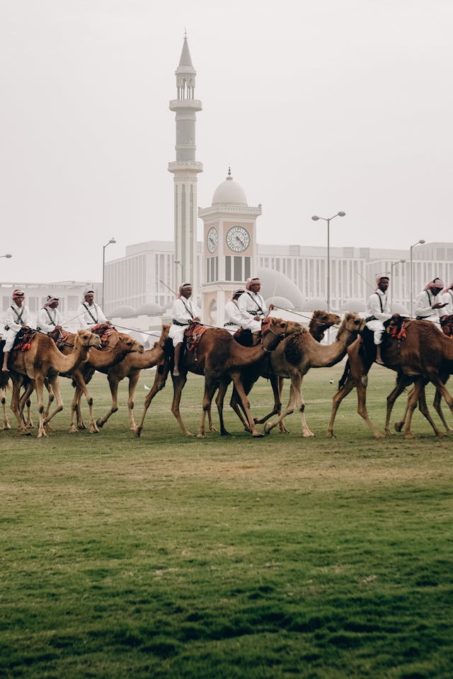 Qatar Travel Guide – Doha, Desert Safaris & Arabian Luxury