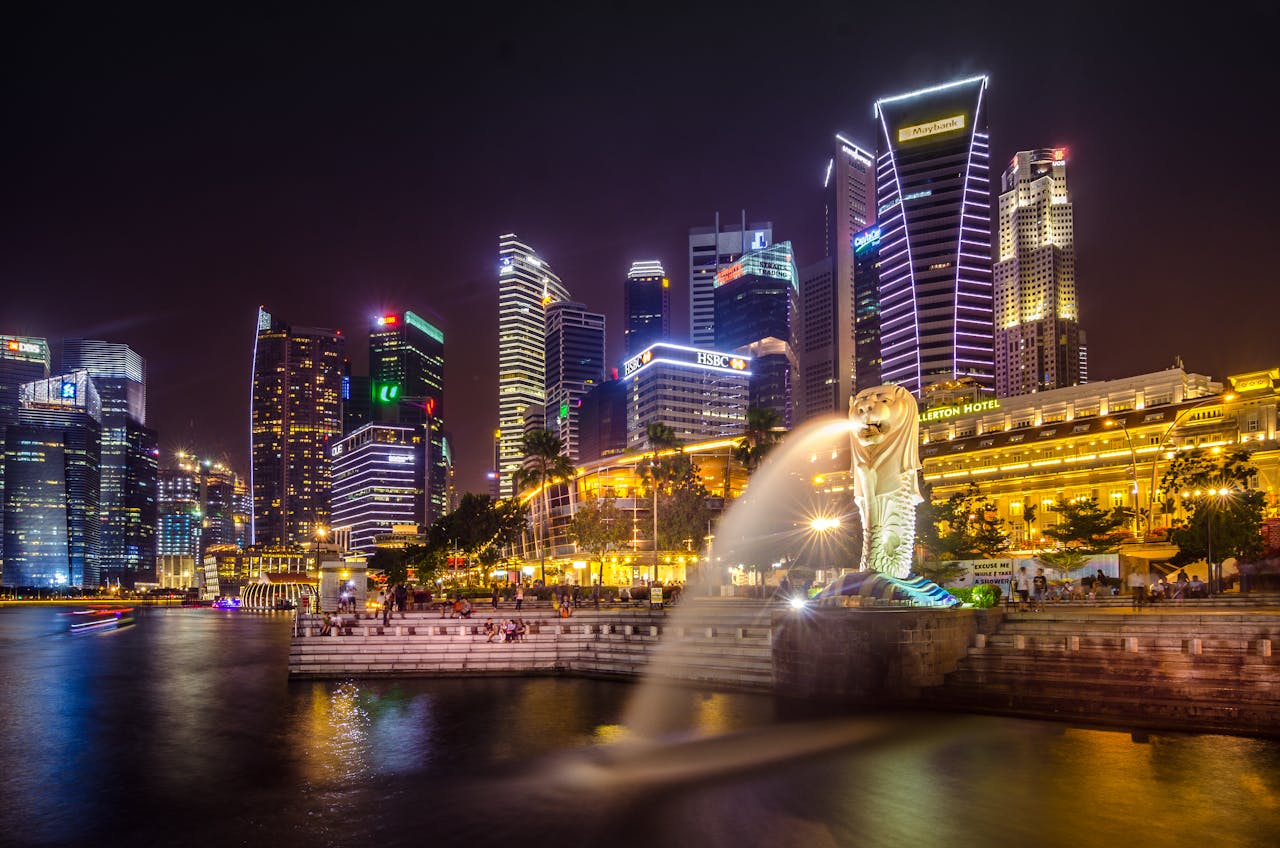 Singapore Travel Guide – Marina Bay, Sentosa, Food & Festivals