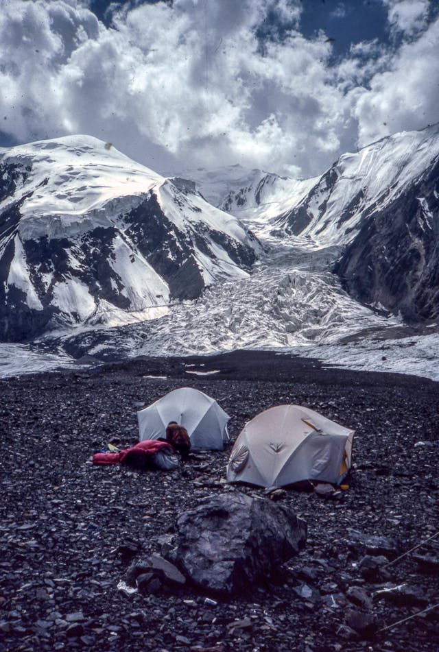 Tajikistan Travel Guide – Mountains, Culture & Silk Road History