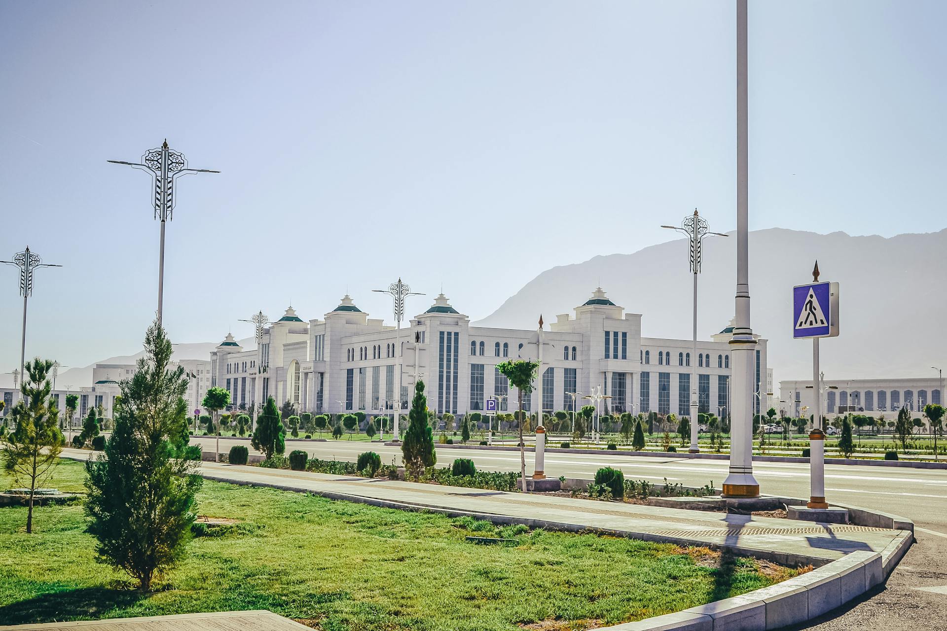 Turkmenistan Travel Guide – Explore Ashgabat, Merv & The Door to Hell