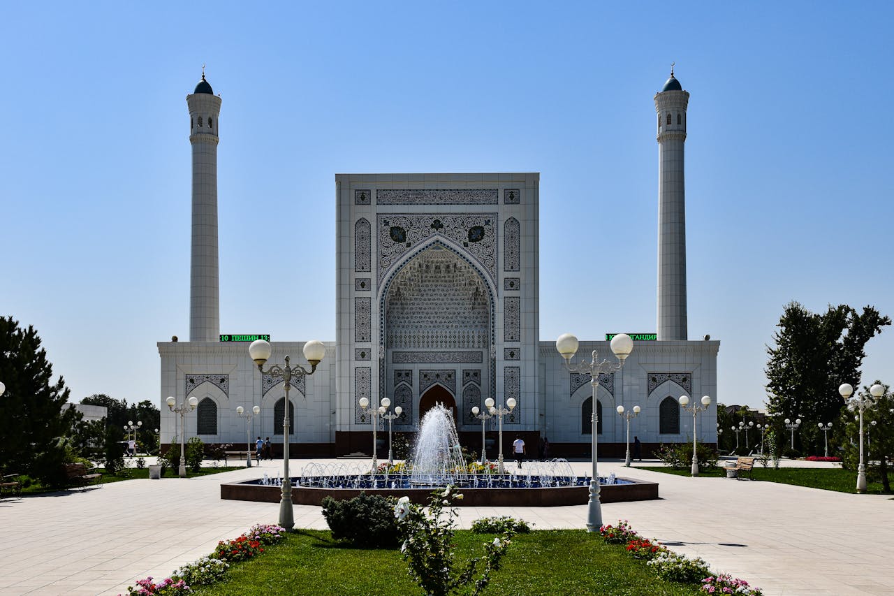 Uzbekistan Travel Guide – Explore Samarkand, Bukhara & Silk Road Treasures