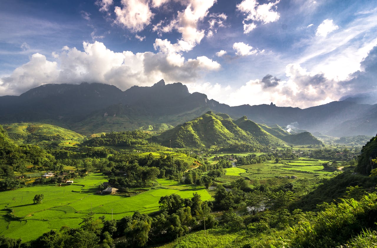 Vietnam Travel Guide – From Ha Long Bay to Ho Chi Minh City